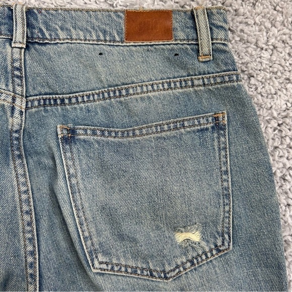 BDG Jeans Womens 29 Slim Straight Button Fly Light Wash Distressed Holes High - Picture 4 of 5